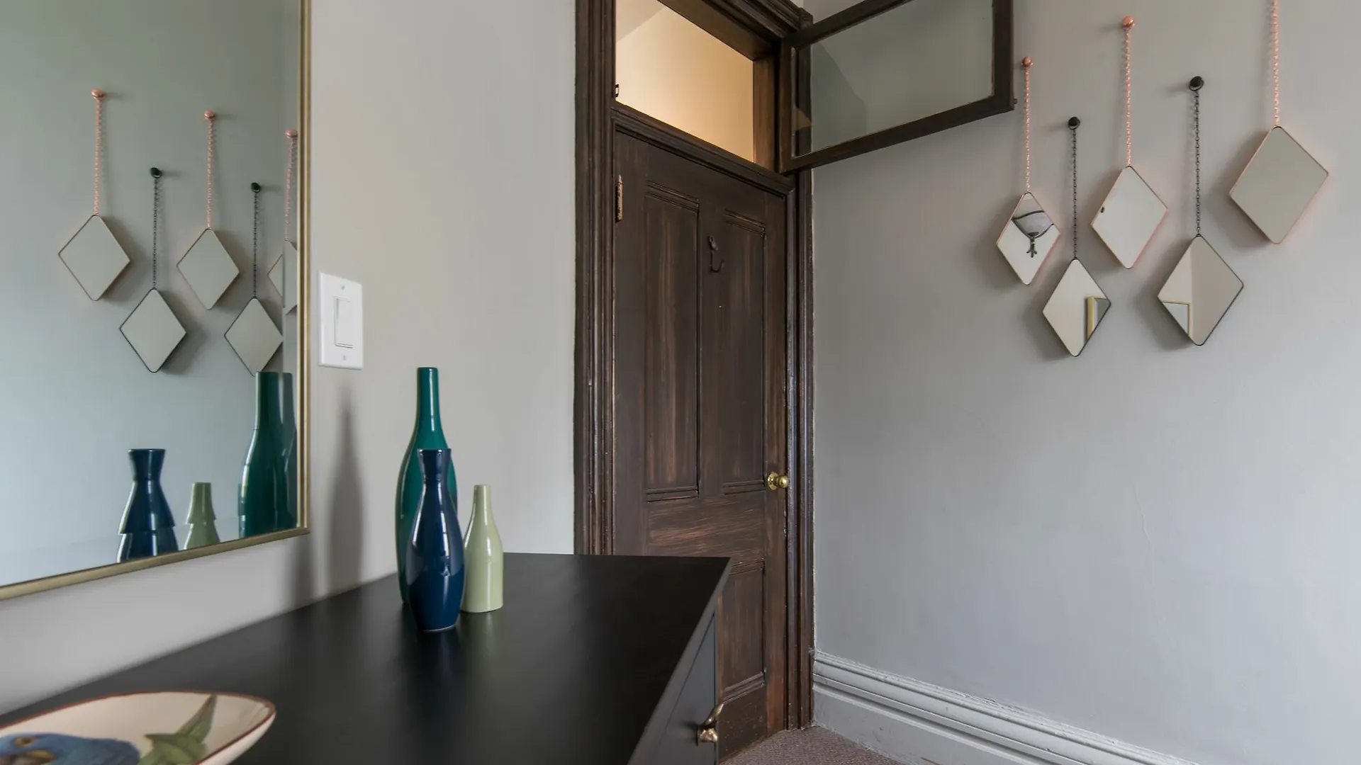 Charming 3Br In Queen Street East By Sonder Toronto Apartment