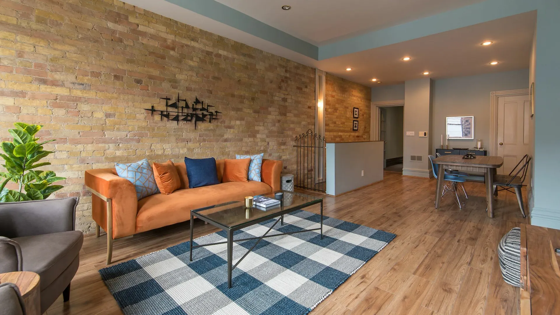 Charming 3Br In Queen Street East By Sonder location